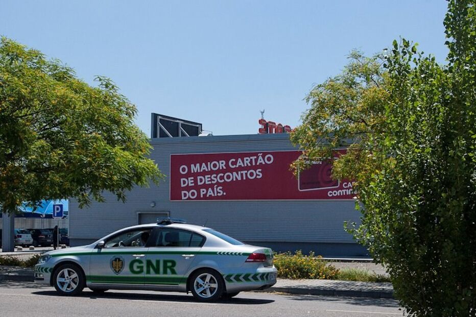 Continente, Cotovia, metrelhadoras