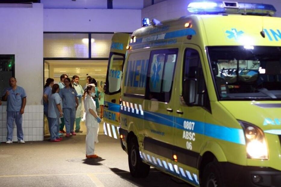 acidente, autocarro, despiste, albufeira, algarve