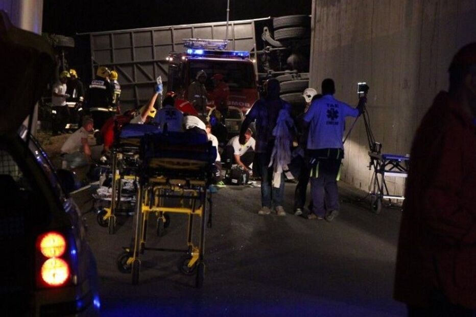 acidente, autocarro, despiste, albufeira, algarve