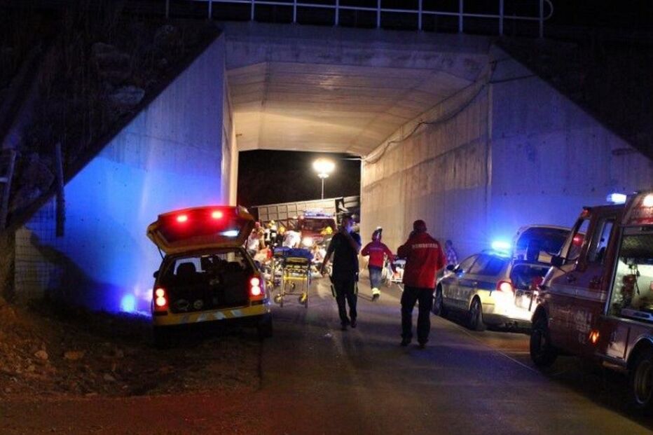 acidente, autocarro, despiste, albufeira, algarve