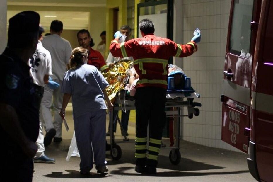 acidente, autocarro, despiste, albufeira, algarve