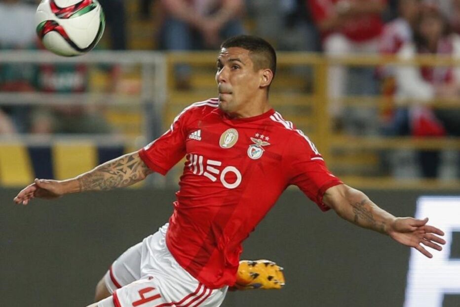Maxi Pereira, lateral direito, defesa, Benfica