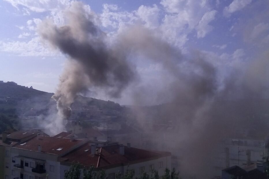 fogo, incêndio, churrasqueira, Torres Vedras, prédio