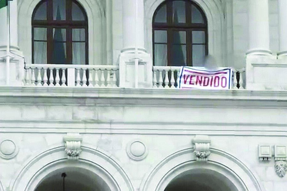 Parlamento abre inquérito a faixa 