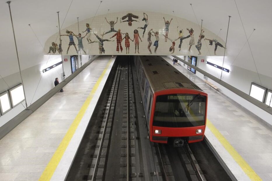 Metro de Lisboa, comboios, linha azul, transportes
