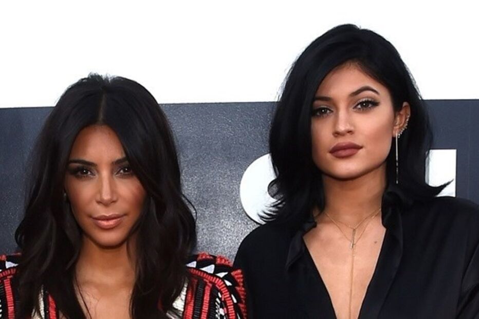 kylie jenner, algarve, seven, kim kardashian, algarve, também vem, atua, tyga