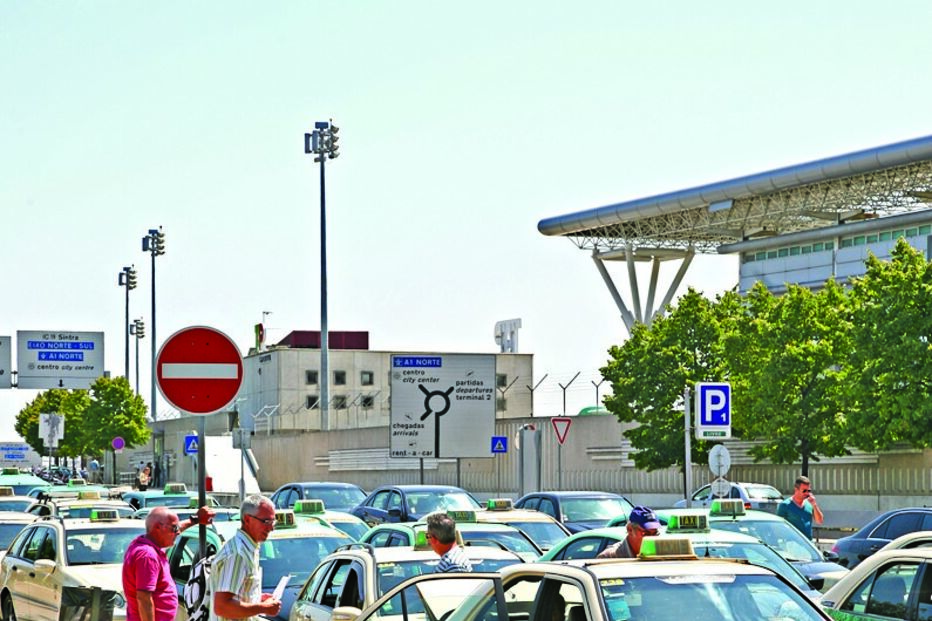 Taxistas querem mais fiscalização 