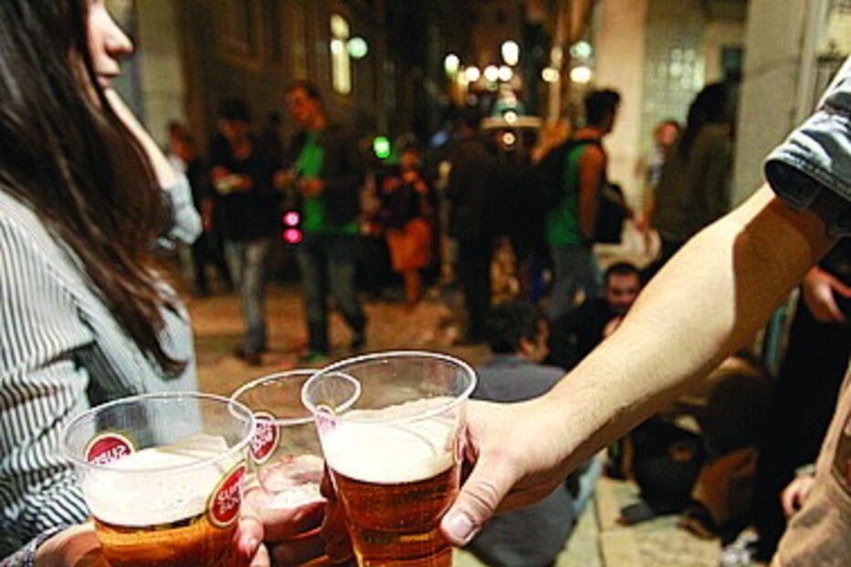 Menores de 18 proibidos de beber álcool 