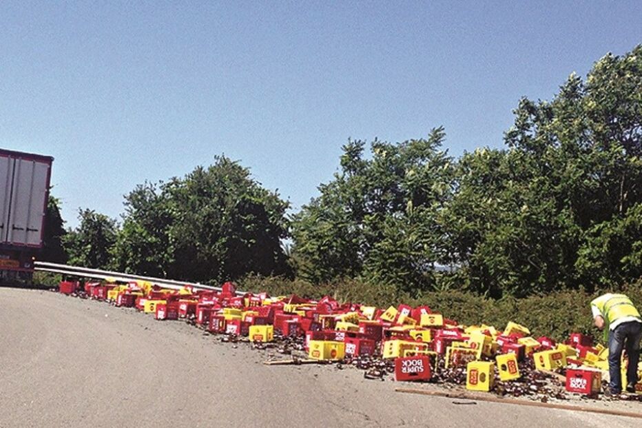 camião, grades de cerveja, barcelos