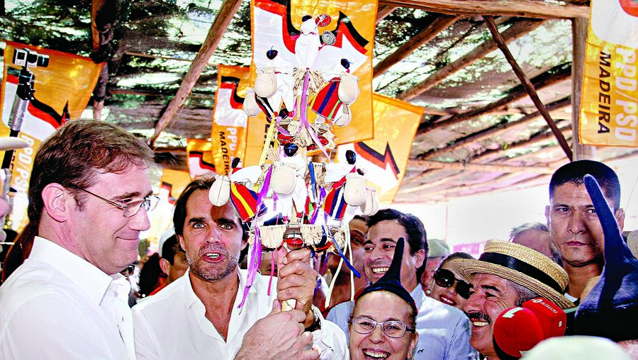 Pedro Passos Coelho e Miguel Albuquerque este domingo na Festa do Chão da Lagoa, na Madeira
