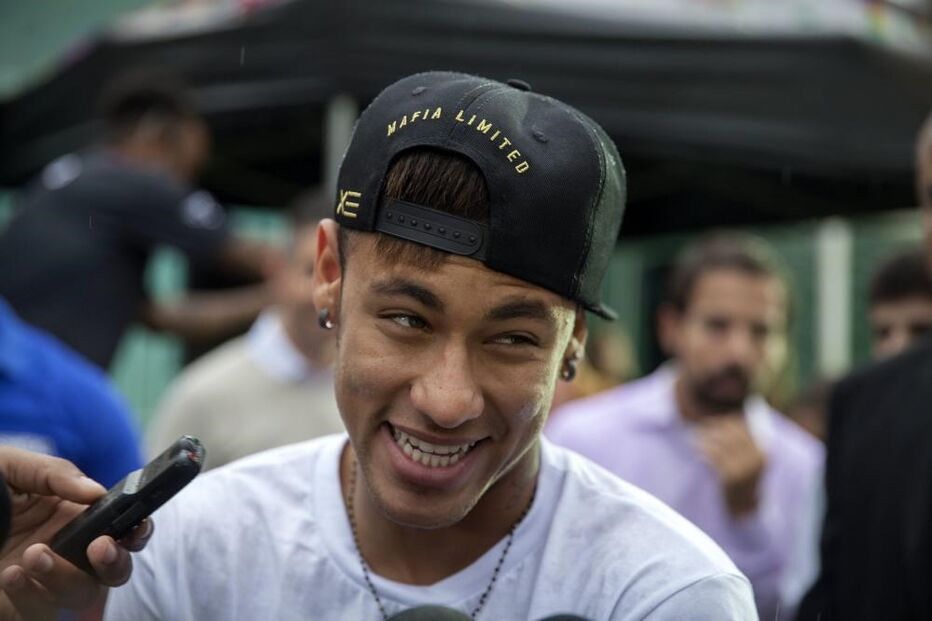 08-07-2015_09_42_17 neymar.jpg