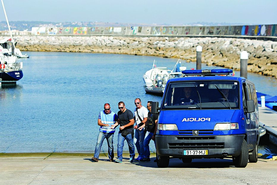Criança sai de aula de vela e afoga-se  