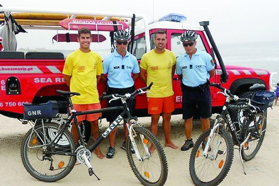 GNR herói salva banhista do mar 