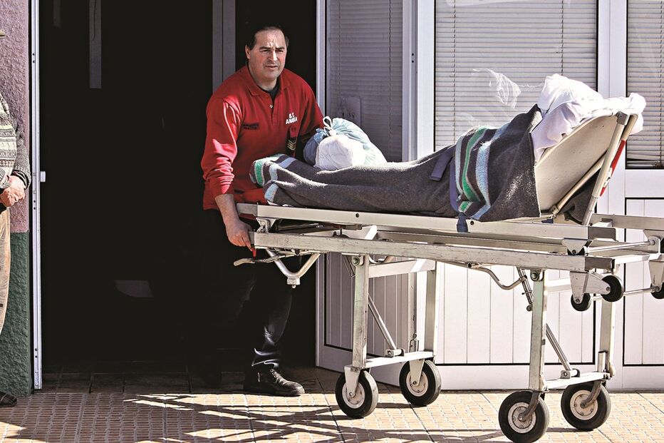 20 mil idosos em 2100 lares ilegais 