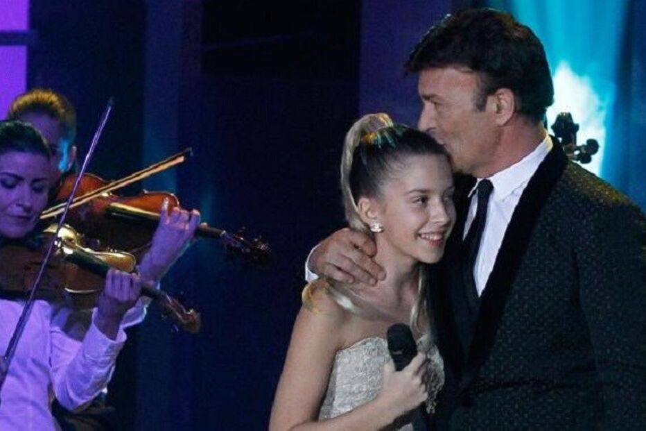 Tony Carreira, Sara Carreira, música