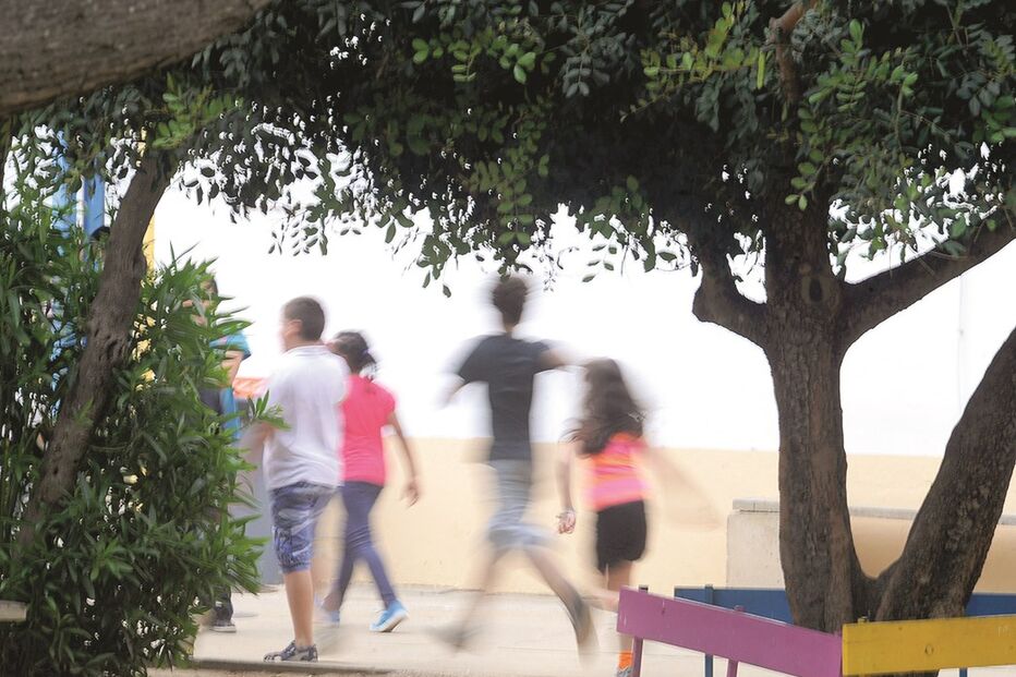 Erro impede docentes de receber subsídios 