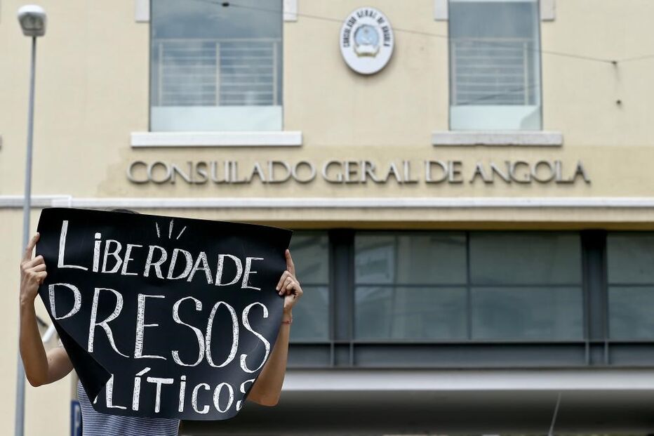 angola, protesto, presos políticos, consulado geral, Lisboa
