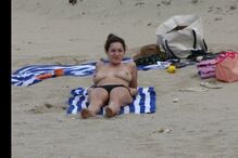 topless, Kelly Brooks