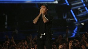 Bieber chora nos prémios MTV