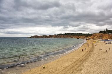 Miniférias sem praia: fim de semana prolongado vai ser de chuva e céu nublado