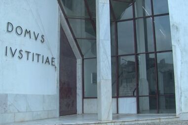 Escrivão desvia 181 mil euros do tribunal de Vila Viçosa para contas da família