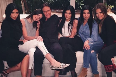 Bruce Jenner e as irmãs Kardashian