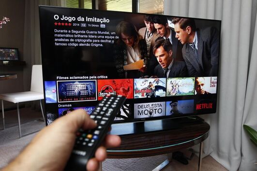 netflix, televisão, internet