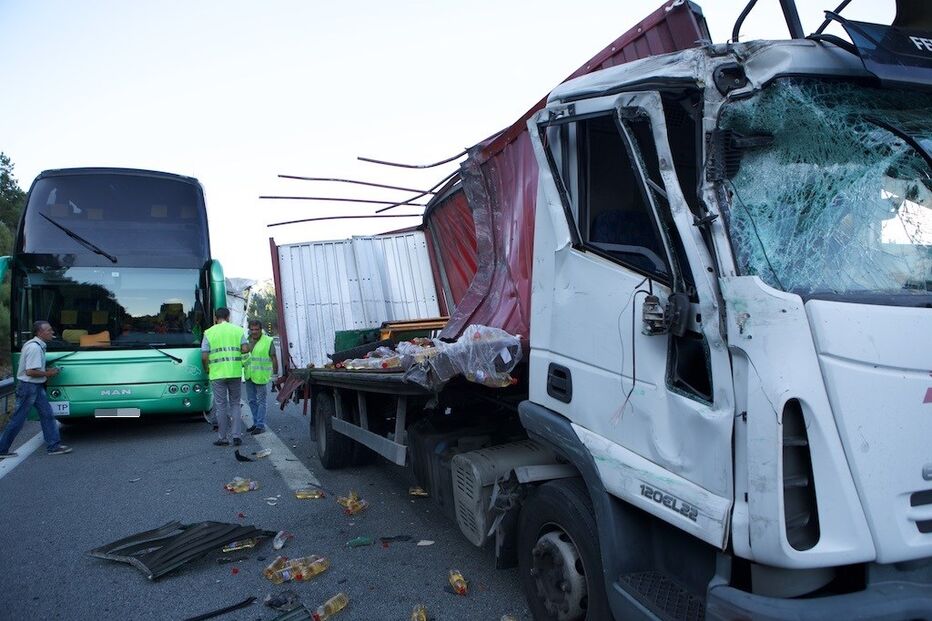 acidente, A4, autocarro, camião,
