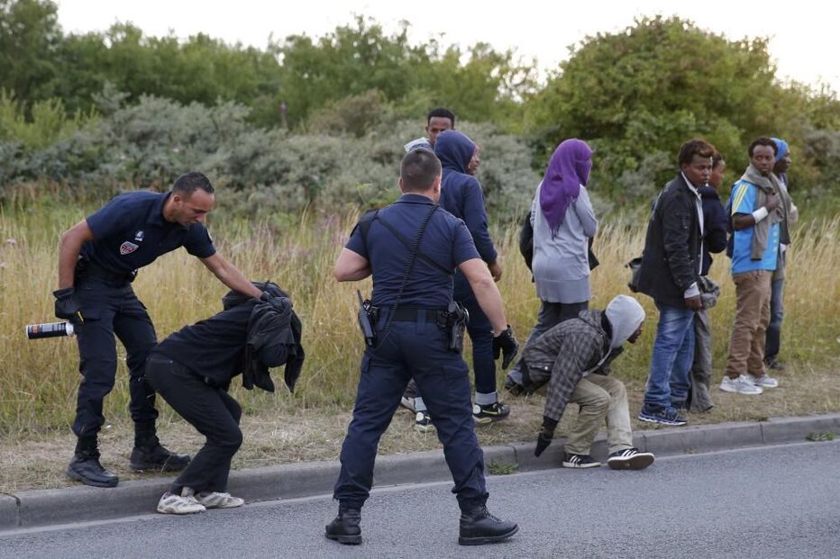 Imigração Ilegal, Calais, França, Reino Unido, Imigrantes, Polícia francesa