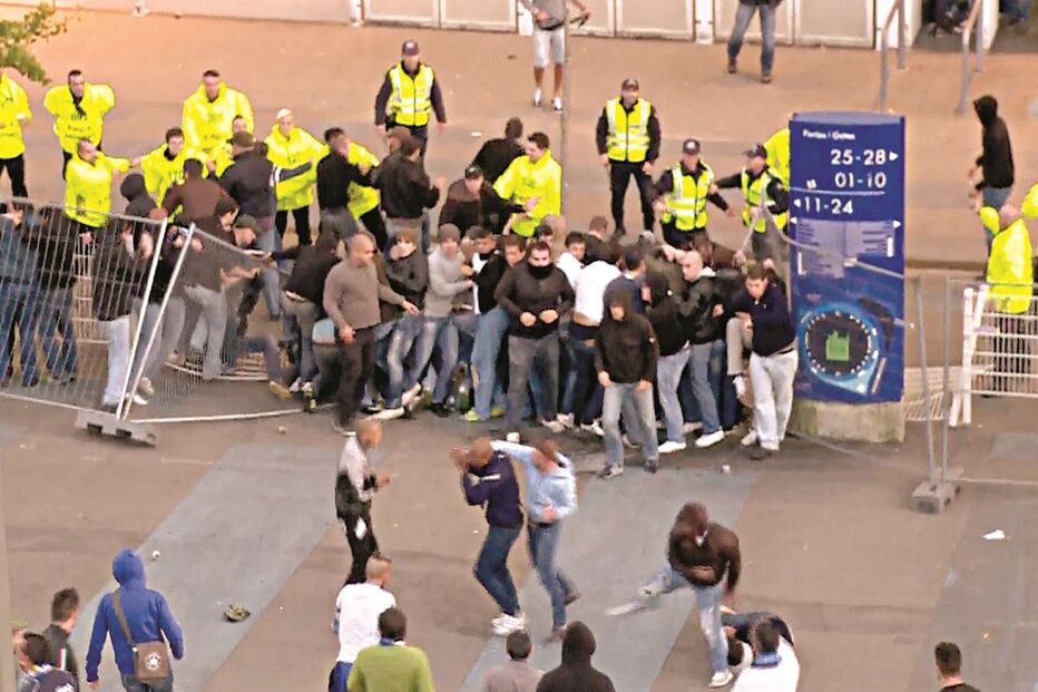justiça, futebol, macaco, acusação, instrução, Super Dragões, claque, estádio, Fernando Madureira