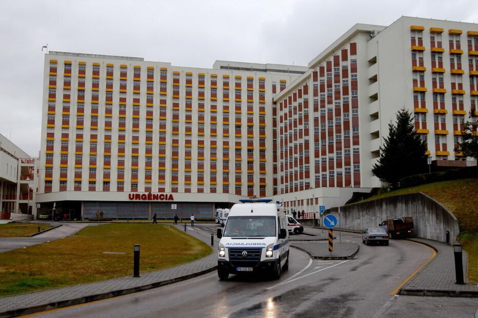 Esfaqueia, irmão, golpes, faca, familiar, dinheiro, herança