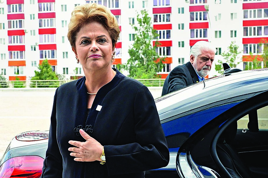 presidenta, brasil, dilma, impopular, folha de são paulo, petrobas, impacto, Dilma Rousseff