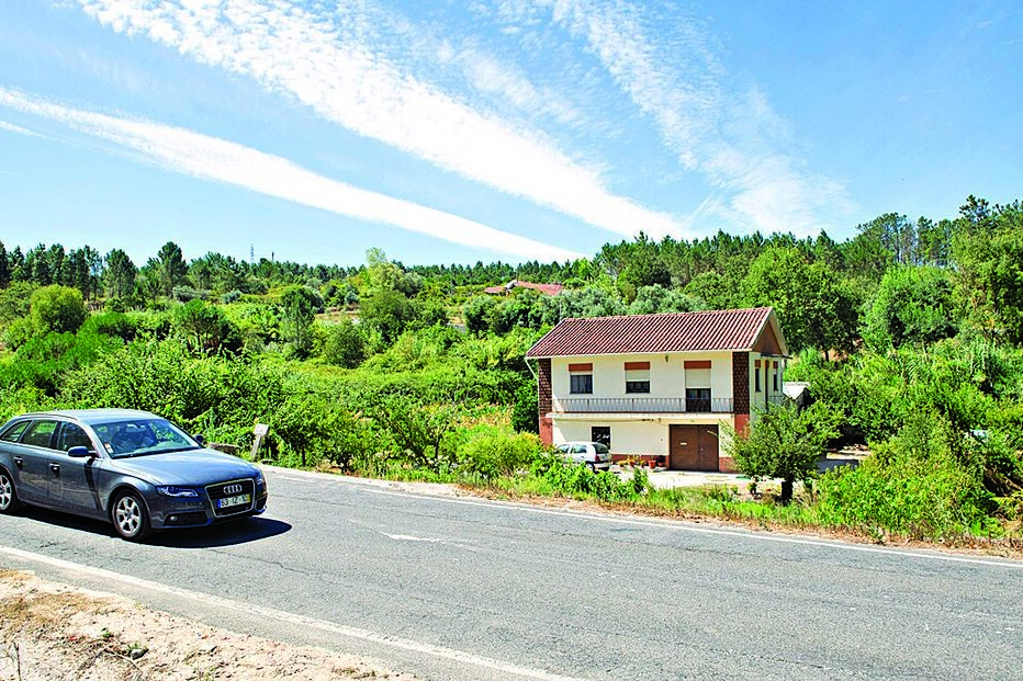 roubo, ladrões, encapuzados, vítimas, moradias