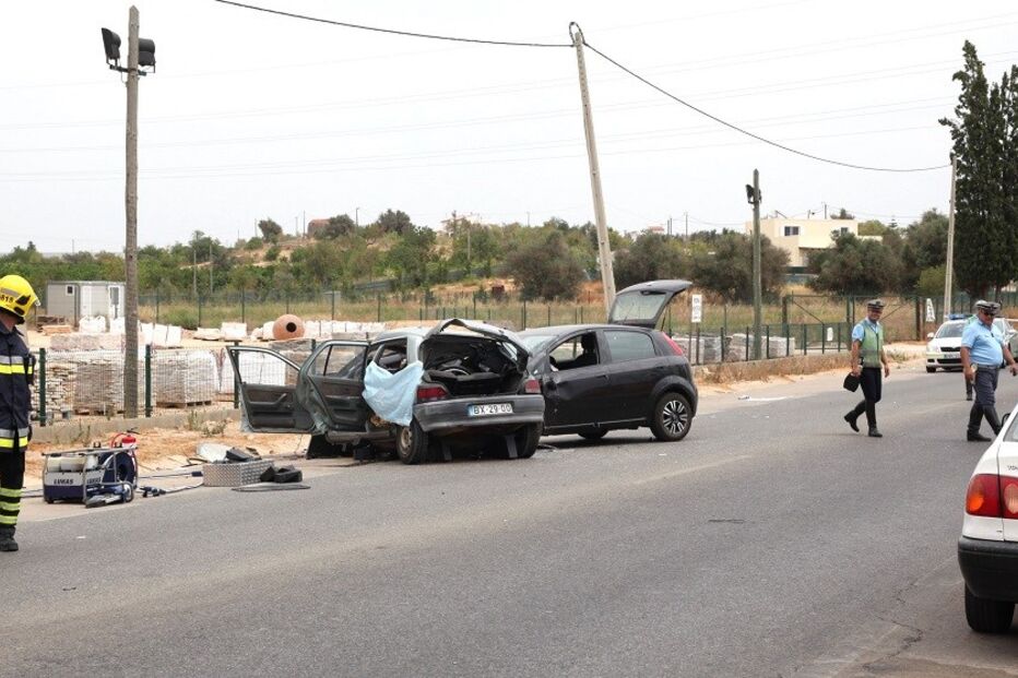 10-08-2015_02_13_22 acidente mortos alg 15.jpg