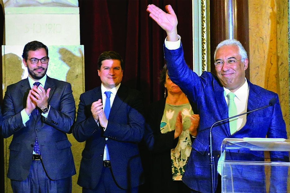 836 mil euros para publicitário 