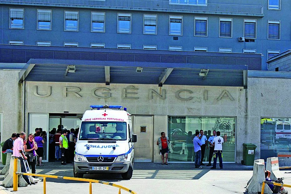 Menino cai e fica em coma 