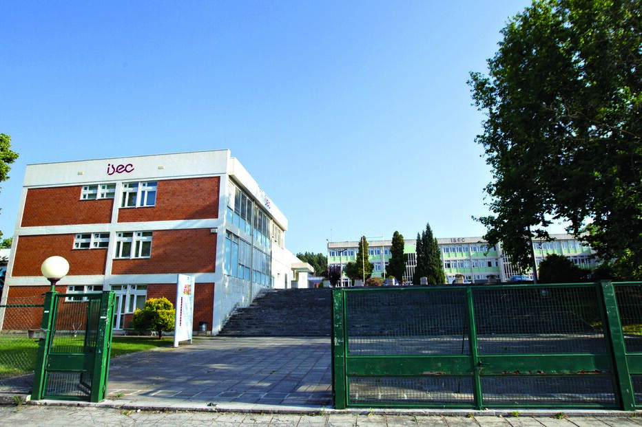 Alunos criticam falta de material 