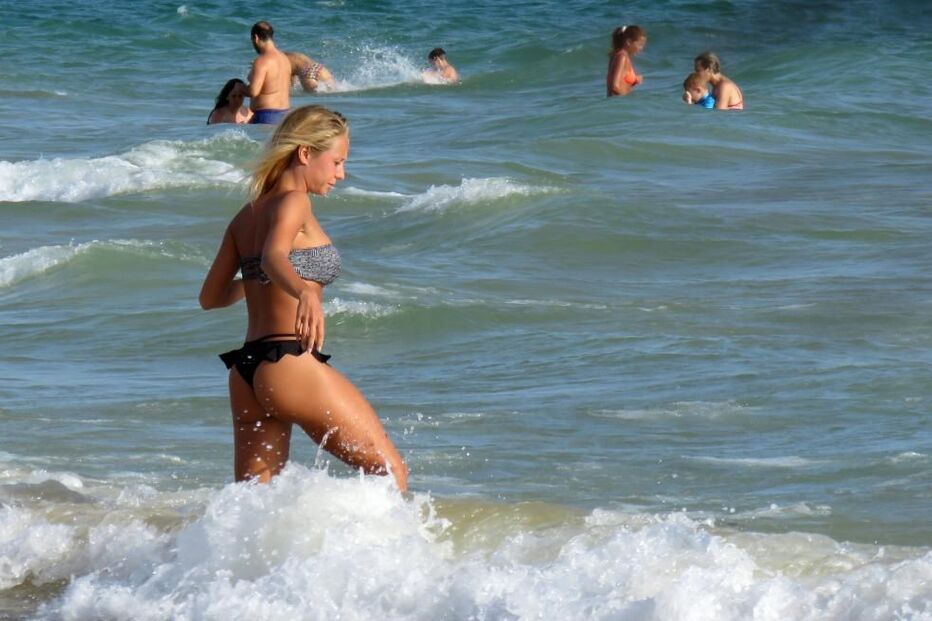 Sofia Arruda, praia, verão, calor, corpo, boa forma, físico, biquíni