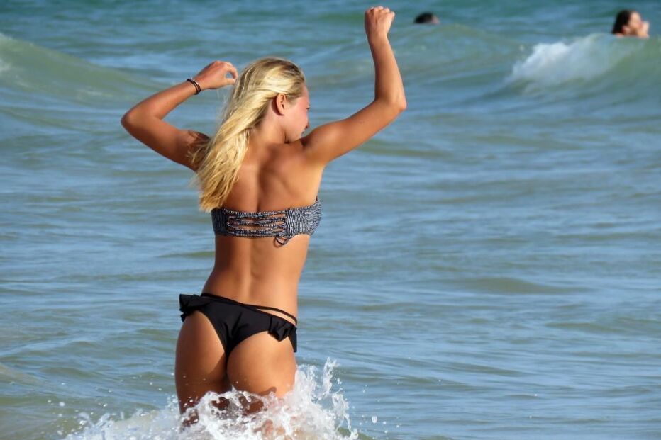 Sofia Arruda, praia, verão, calor, corpo, boa forma, físico, biquíni