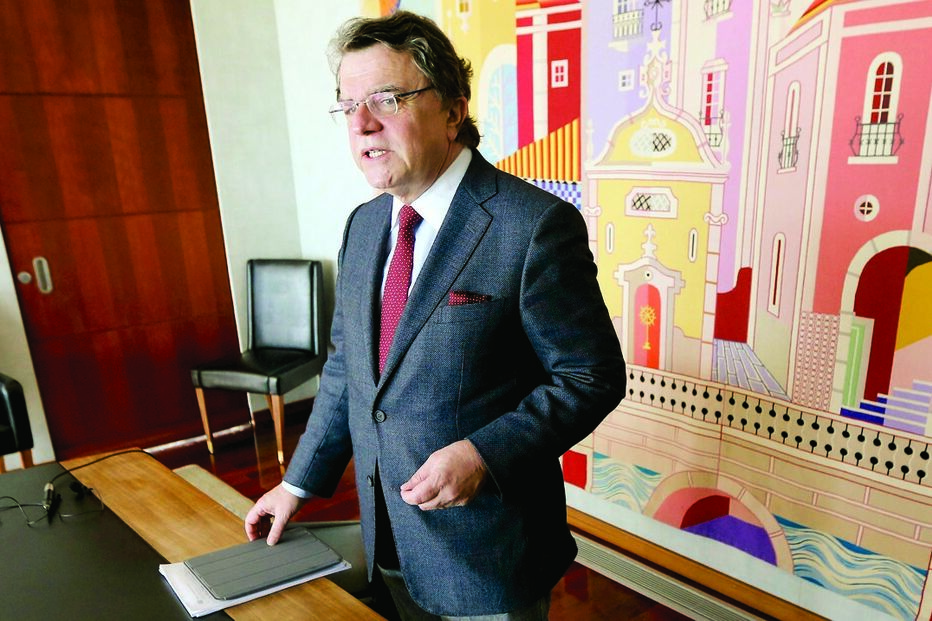 Aumentos na RTP atrasam relatório 