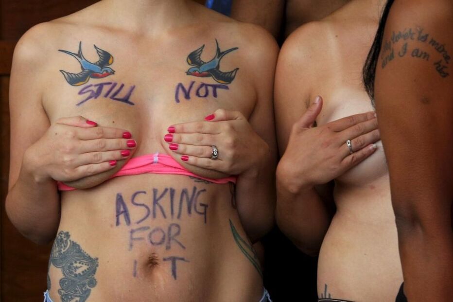 topless, free the nipple, nova iorque, new hampshire, marcha, direitos, igualdade