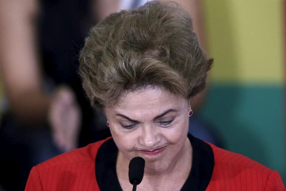 27-08-2015_02_37_28 31 dilma rousseff.jpg