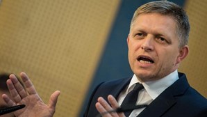 Primeiro-ministro da Eslováquia "está entre a vida e a morte"