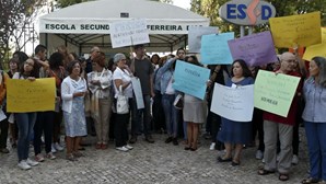 Protesto na escola secundária Ferreira Dias, em Sintra 