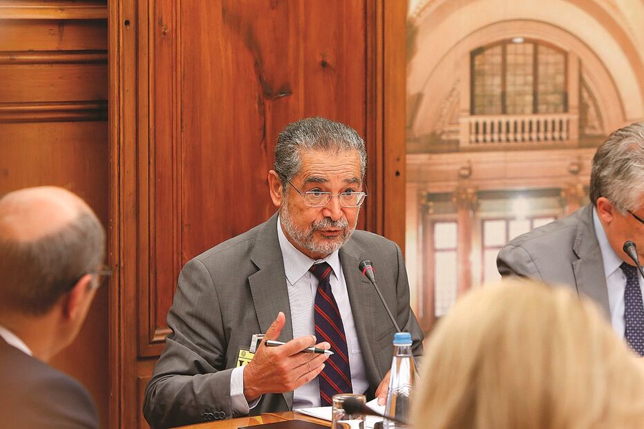 Novo governo tem 42 para nomear 