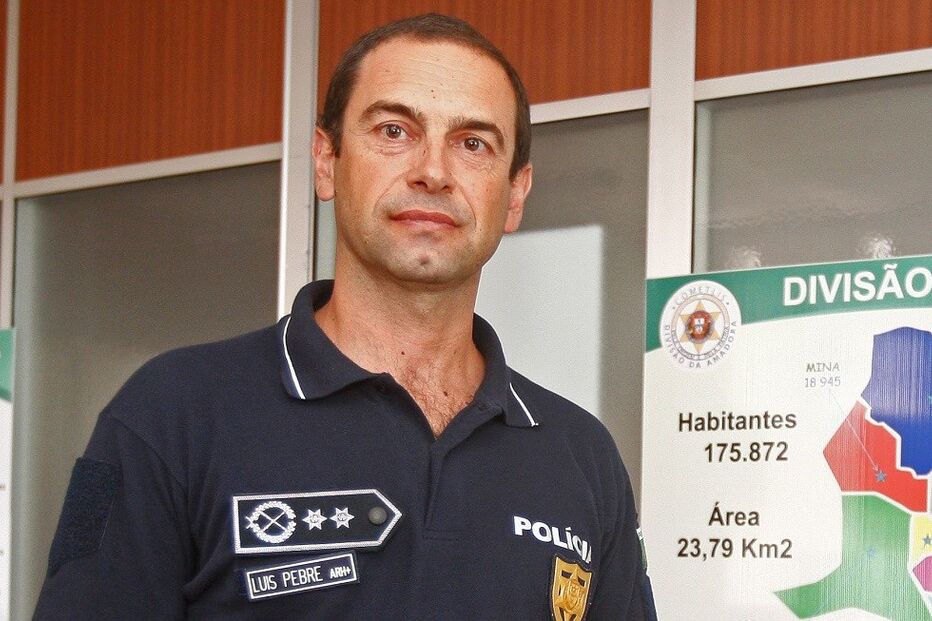 Polícia, idosas, fogo, salvamento, Amadora