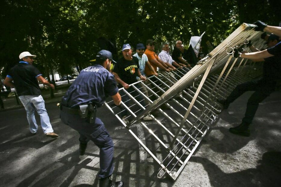 lesados, BES, Novo Banco, manifestantes, protestos, economia, política, fotogaleria