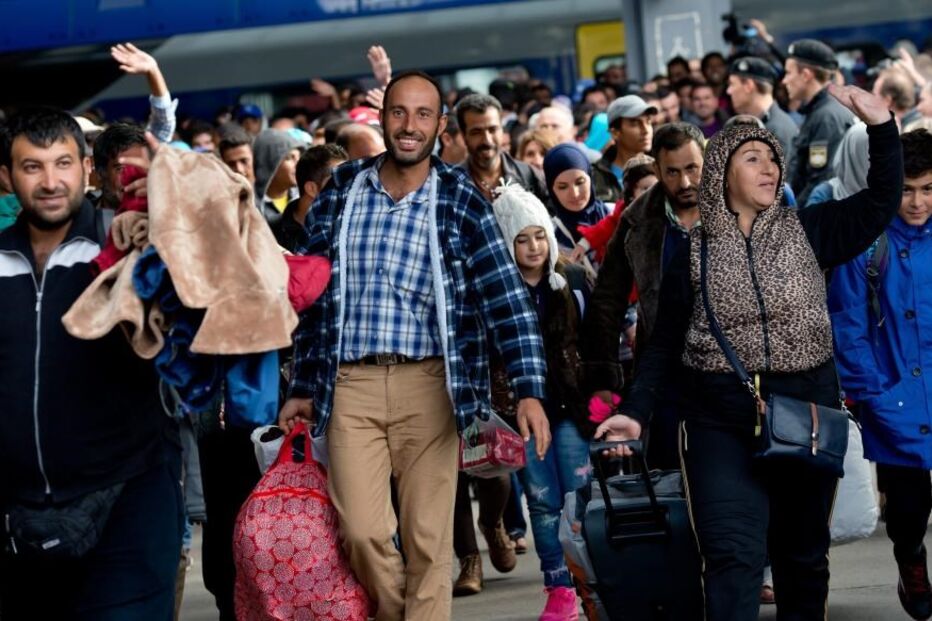 train, refugees, hungary