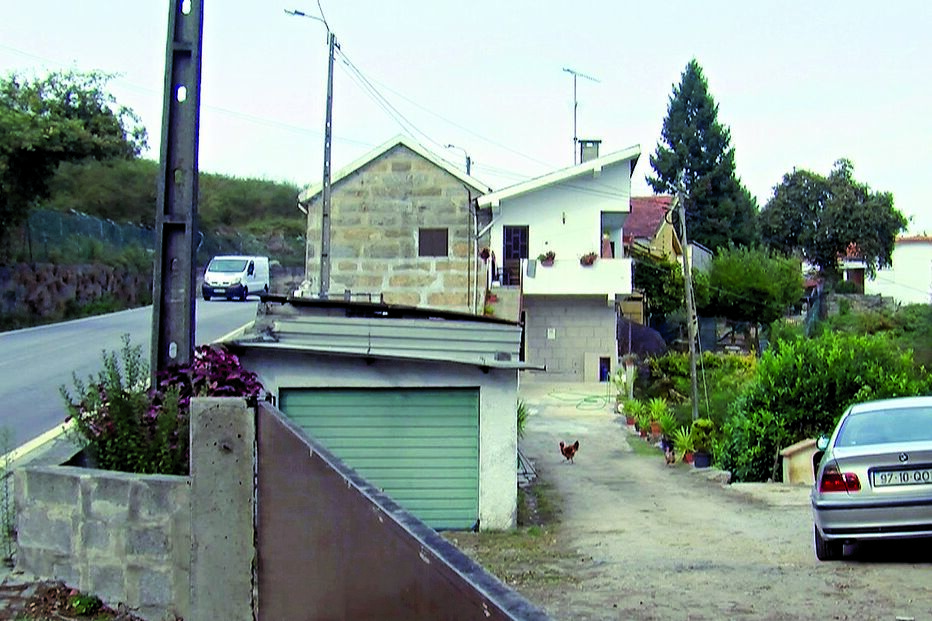 Pai em fúria tenta matar filha a tiro  