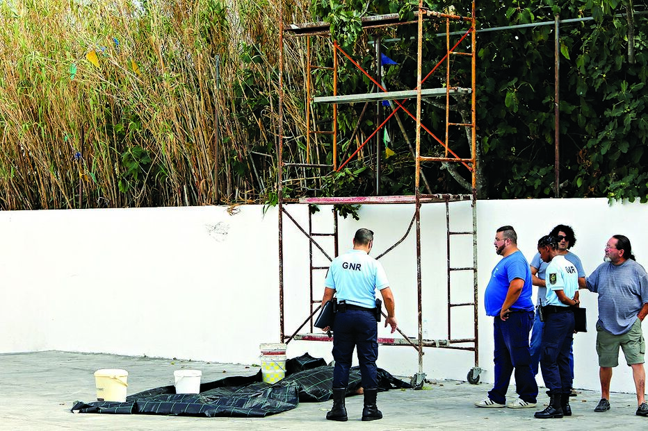 Morte mistério junto a andaime 